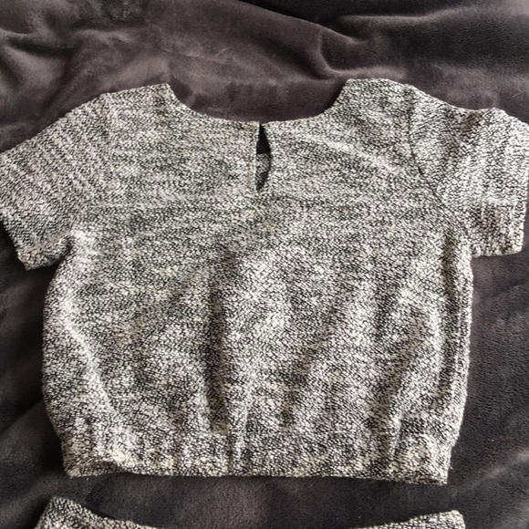 Harlowe & Graham 2 pc set (top + skirt) - Picture 6 of 7